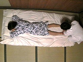 無法地帯！！リアル盗撮！！ホテルマッサージ師達のガチ卑猥映像を緊急入手！！　サンプル画像06